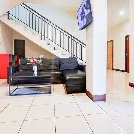 נקסר Hotel O Rappocini Near Rsia Paramount מראה חיצוני תמונה