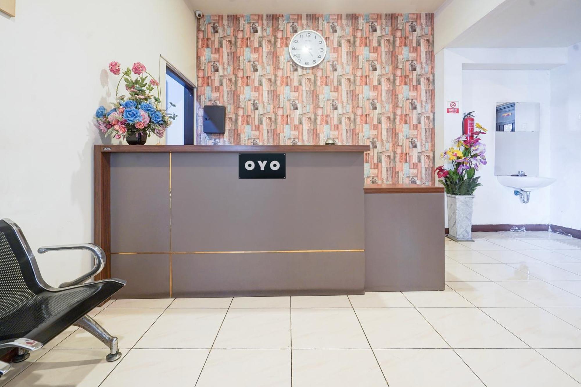 נקסר Hotel O Rappocini Near Rsia Paramount מראה חיצוני תמונה