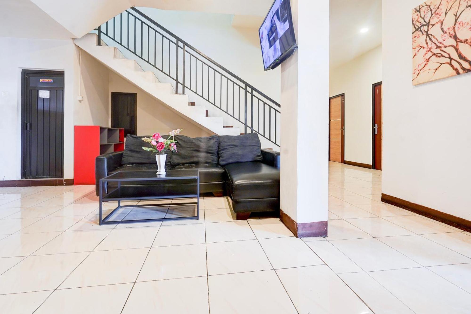 נקסר Hotel O Rappocini Near Rsia Paramount מראה חיצוני תמונה
