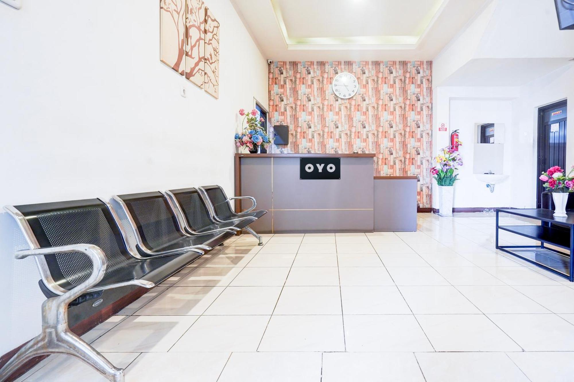 נקסר Hotel O Rappocini Near Rsia Paramount מראה חיצוני תמונה