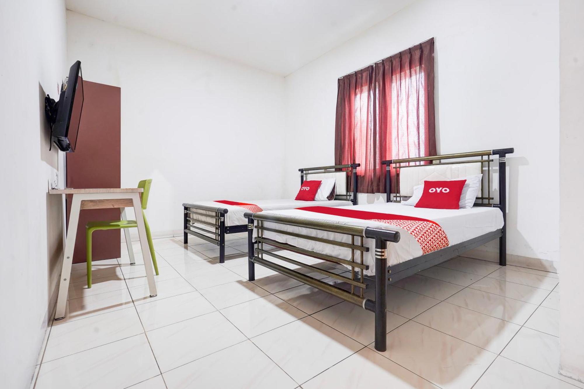 נקסר Hotel O Rappocini Near Rsia Paramount מראה חיצוני תמונה