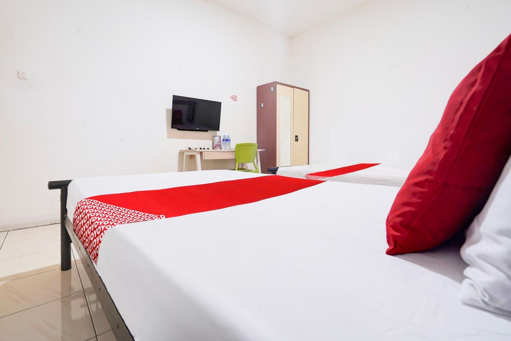 נקסר Hotel O Rappocini Near Rsia Paramount מראה חיצוני תמונה